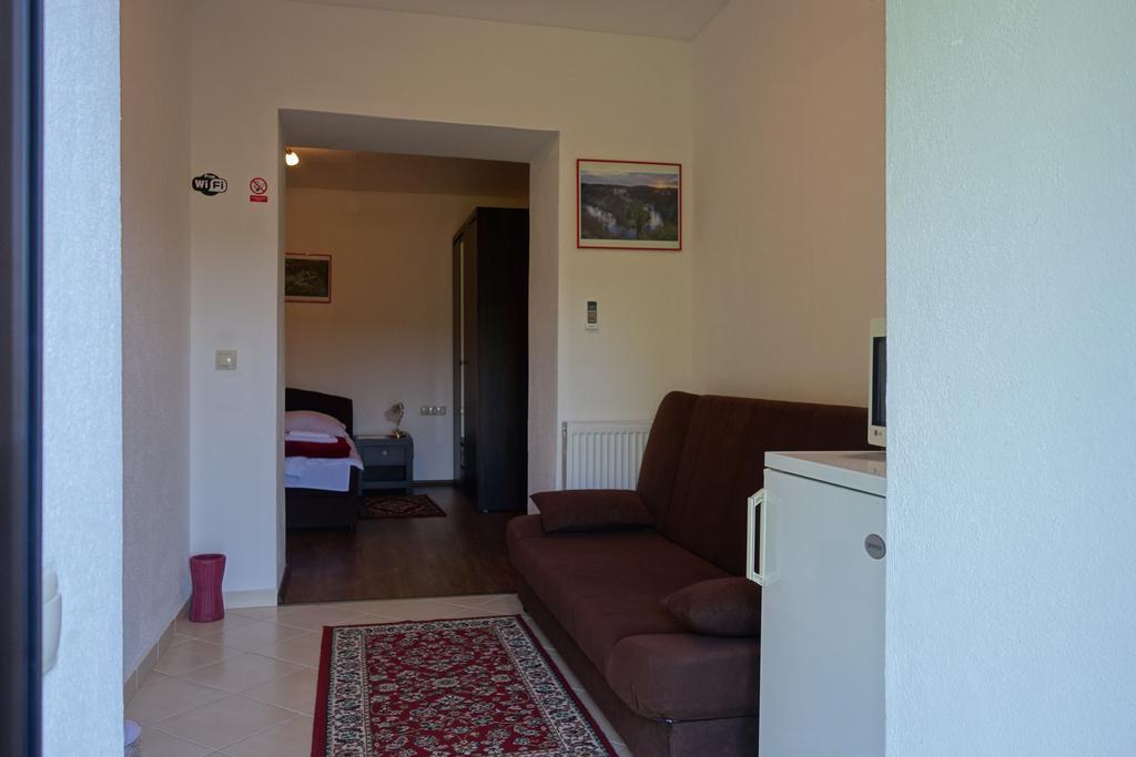 Rooms Modrusan Slunj Bilik gambar