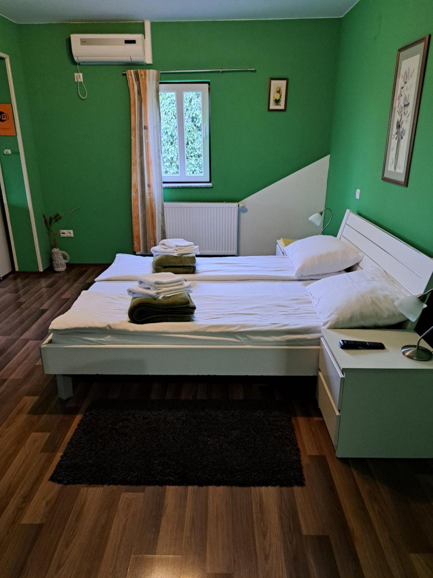 Rooms Modrusan Slunj Luaran gambar