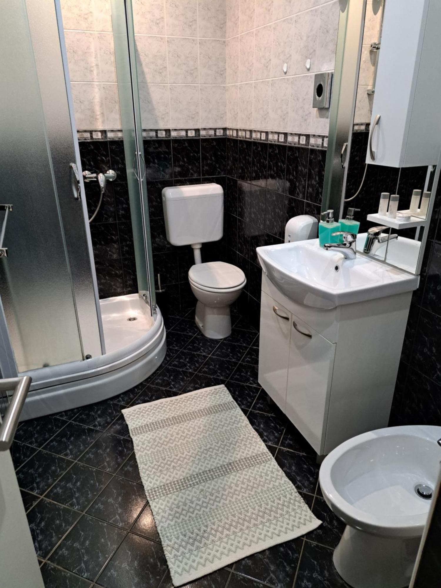 Rooms Modrusan Slunj Luaran gambar
